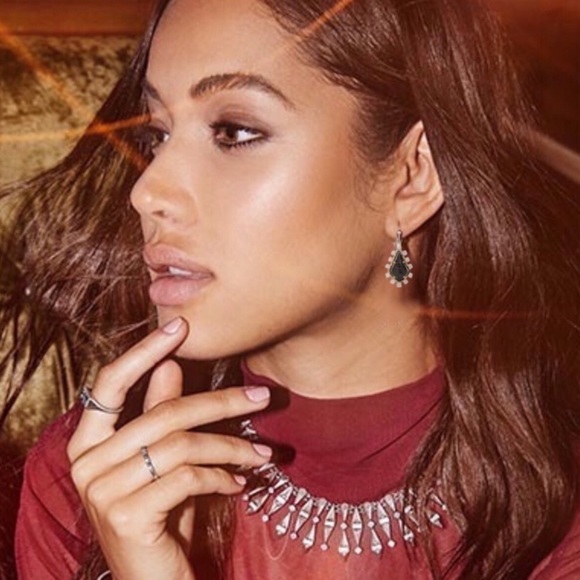 Kendra Scott • Juniper Earrings - Picture 2 of 5